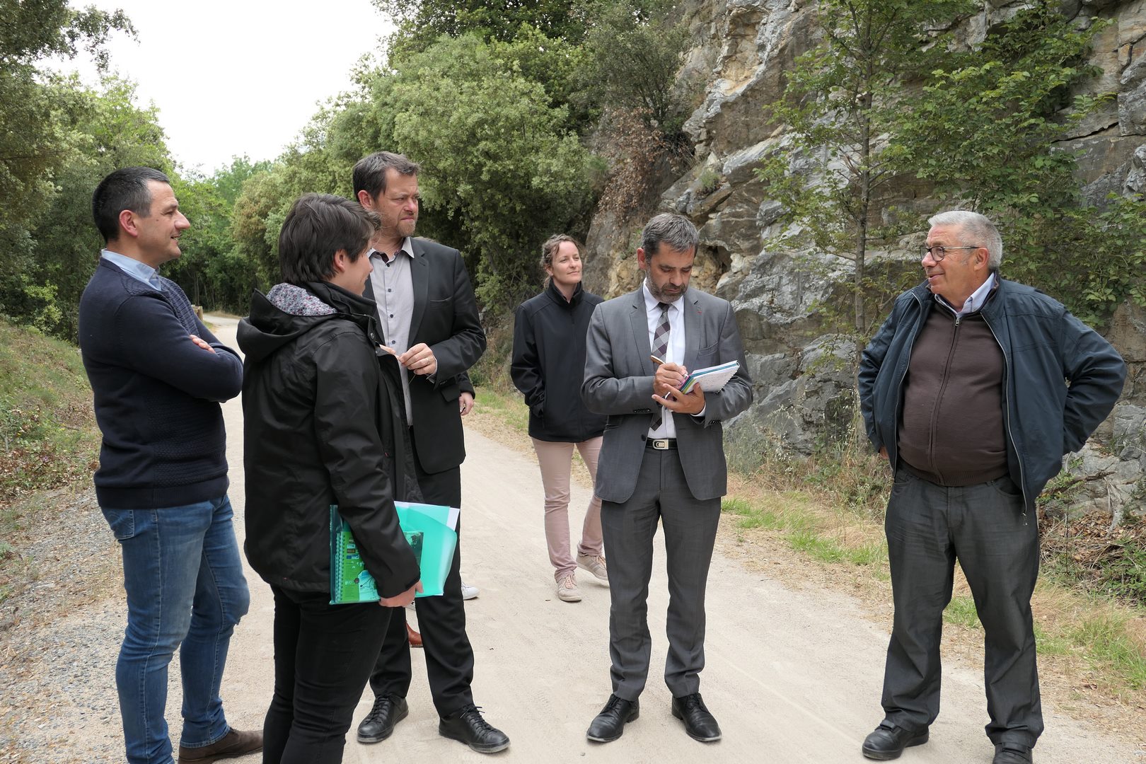Visite de la Voie Verte avec le président des Pnr de France, les élus et techniciens du Parc du Haut-Languedoc